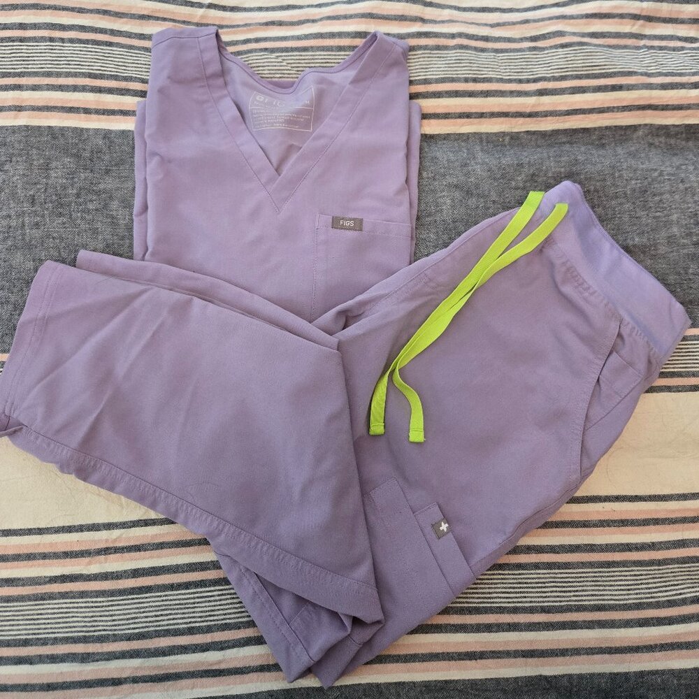Figs Lavender Scrub Set with Neon Lime Drawstrings
